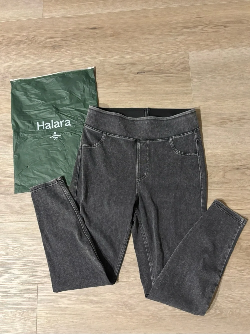 HALARA Denim Jean Jeggings Dark Charcoal Grey Viral Stretch Jeans MSRP $52